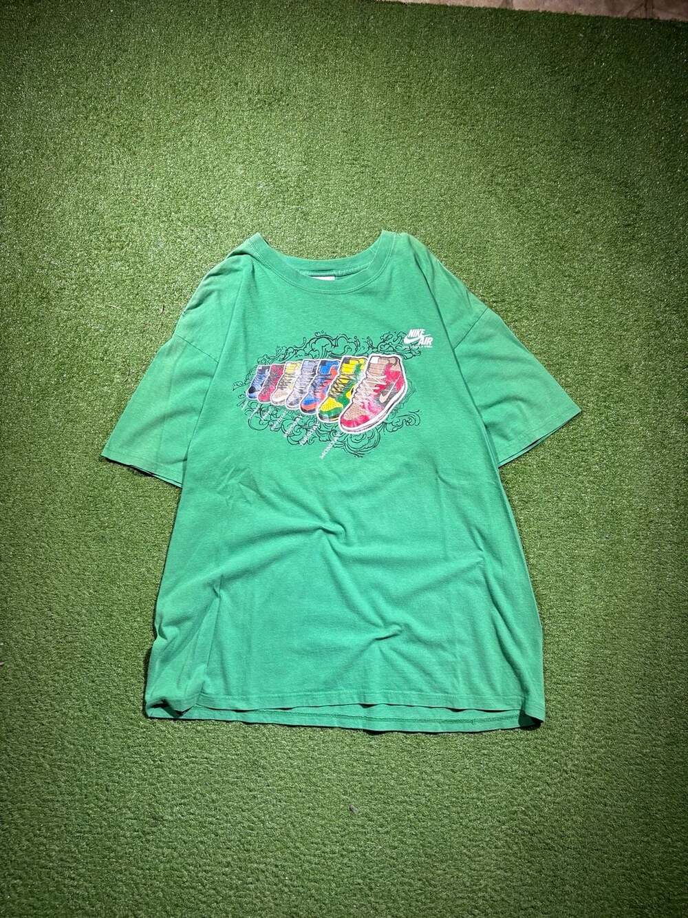 Vintage Y2K Nike Air 7 Days A Week Graphic T-Shirt